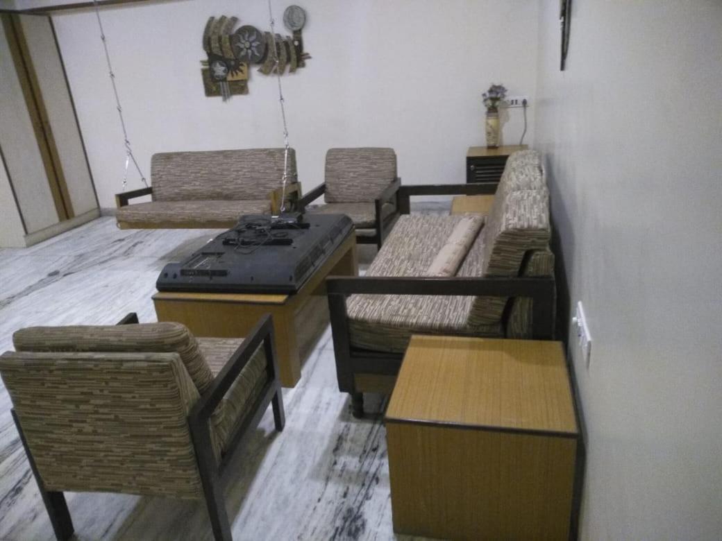 فندق جواهار Ulhāsnagar المظهر الخارجي الصورة