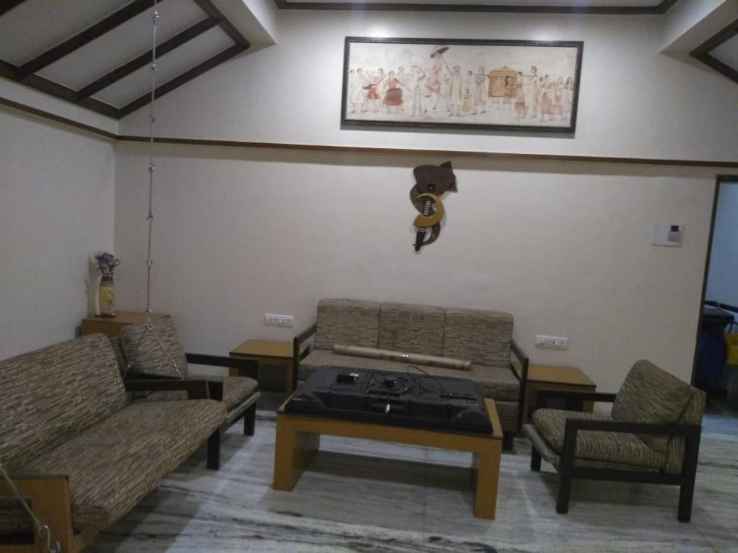 فندق جواهار Ulhāsnagar المظهر الخارجي الصورة
